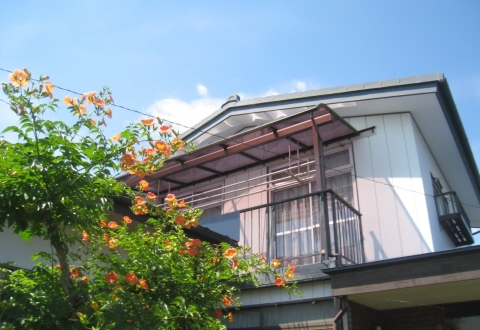 日よけ・雨よけ対策！～２階ベランダの屋根を取付～　【長野県長野市】